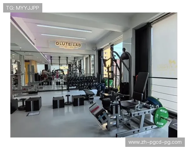 龙门架绳索后踢：被低估的臀部孤立训练器械